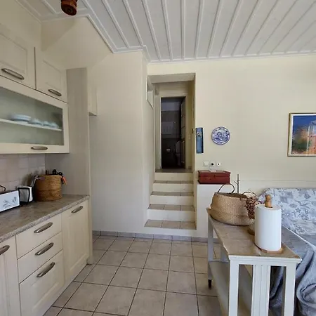 Palaiokrassa Sunny Apartment